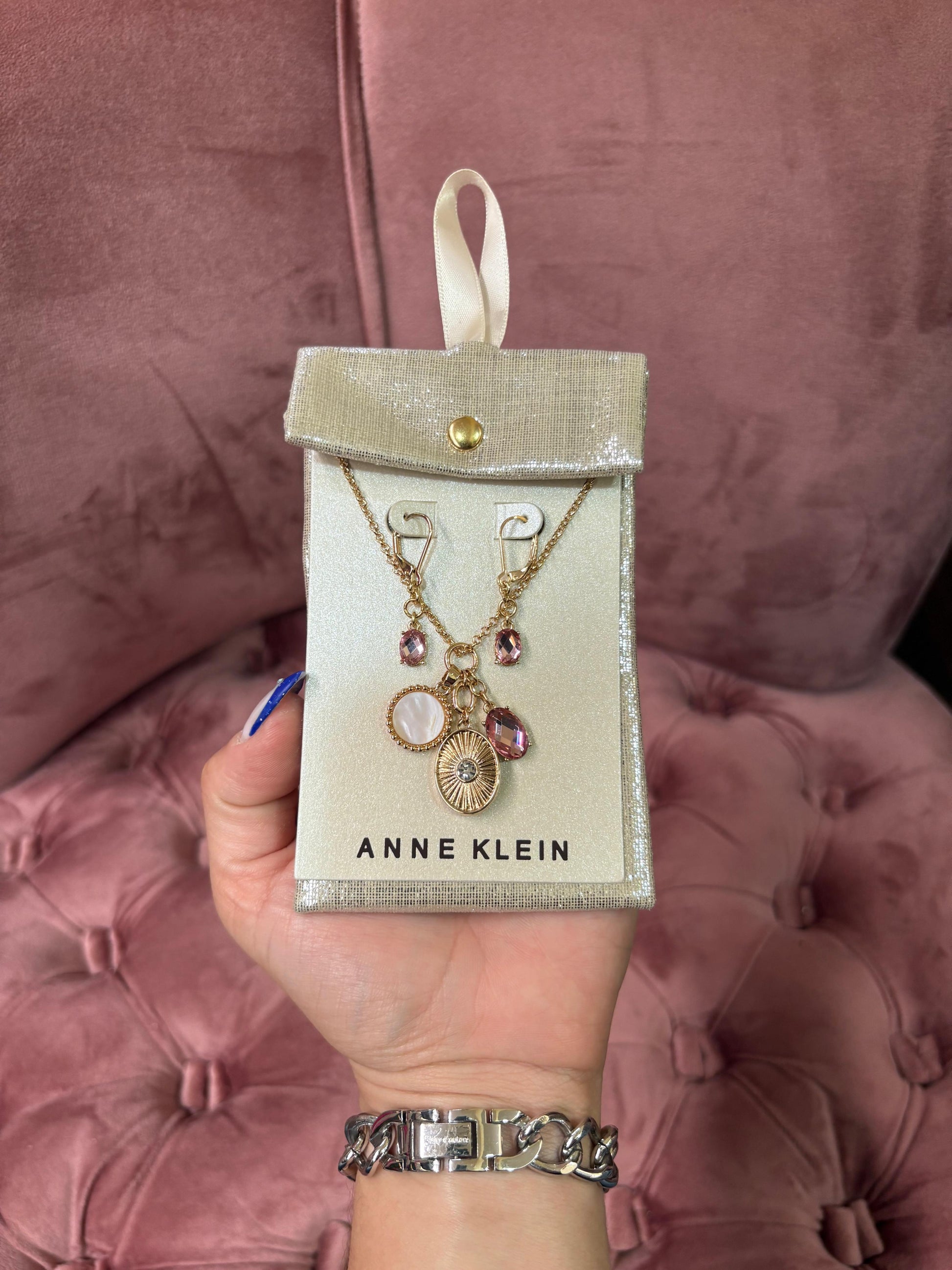Juego Collar y Aretes Anne Klein