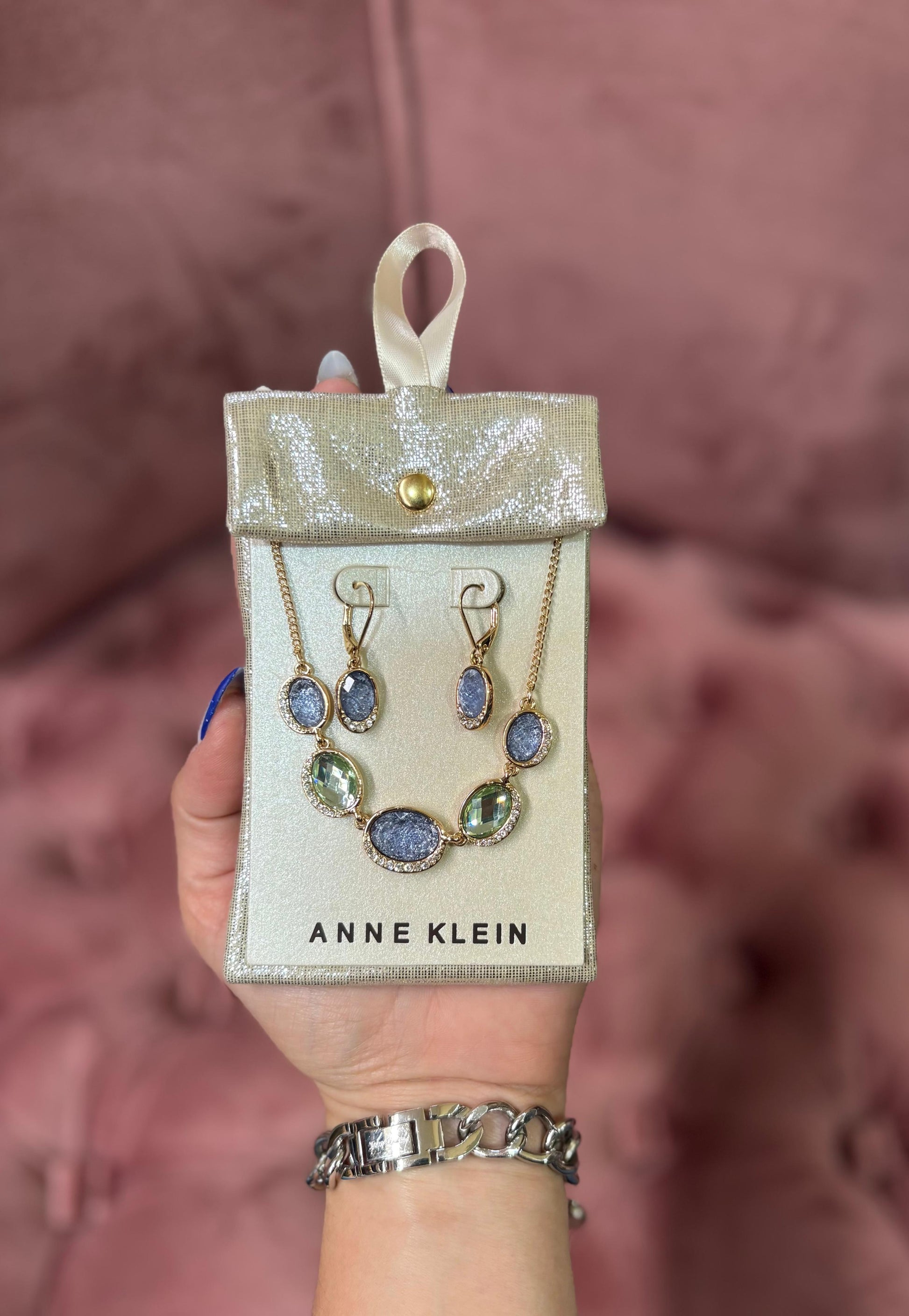 Juego collar y aretes