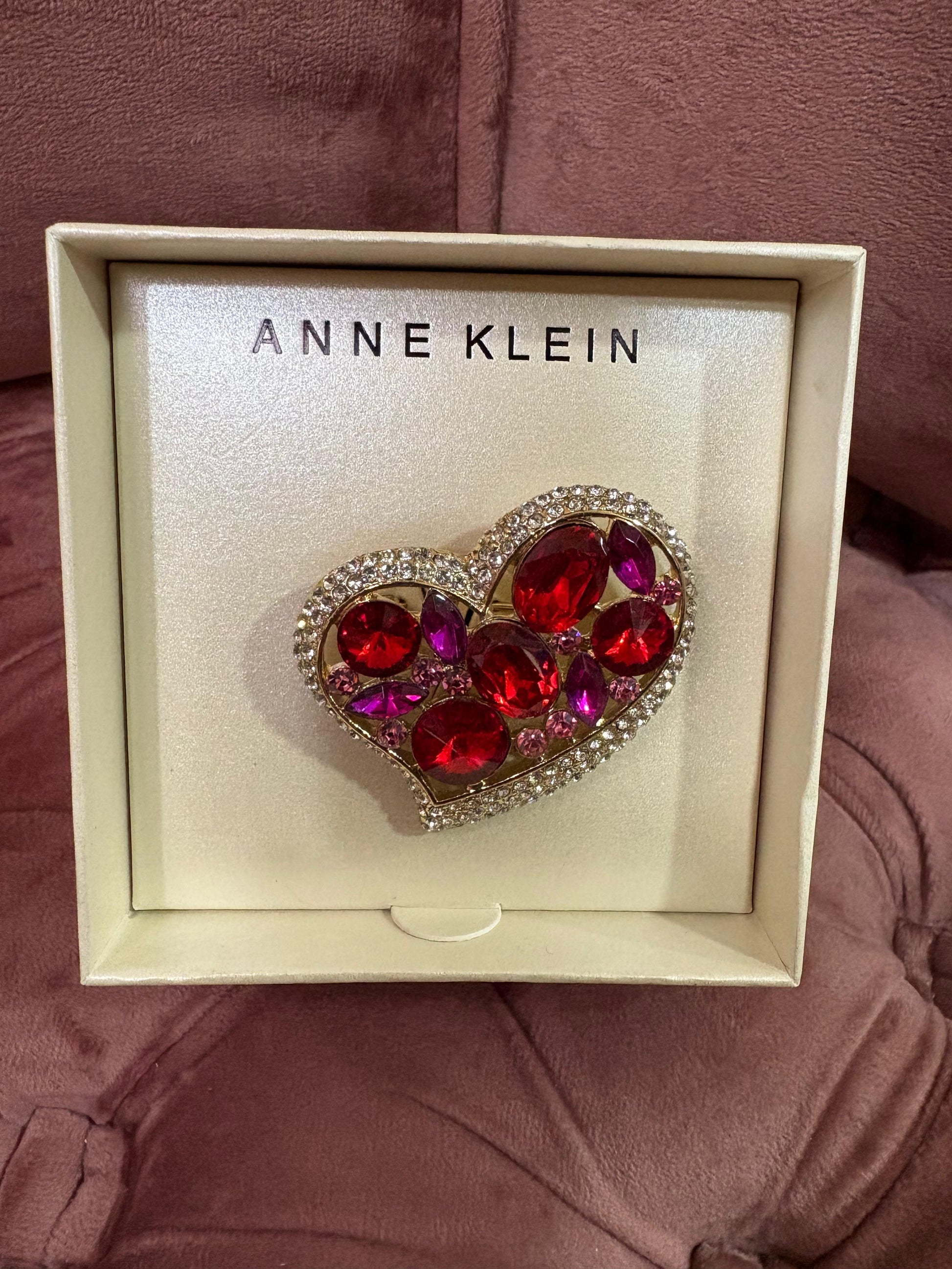 Broche Corazón Anne Klein