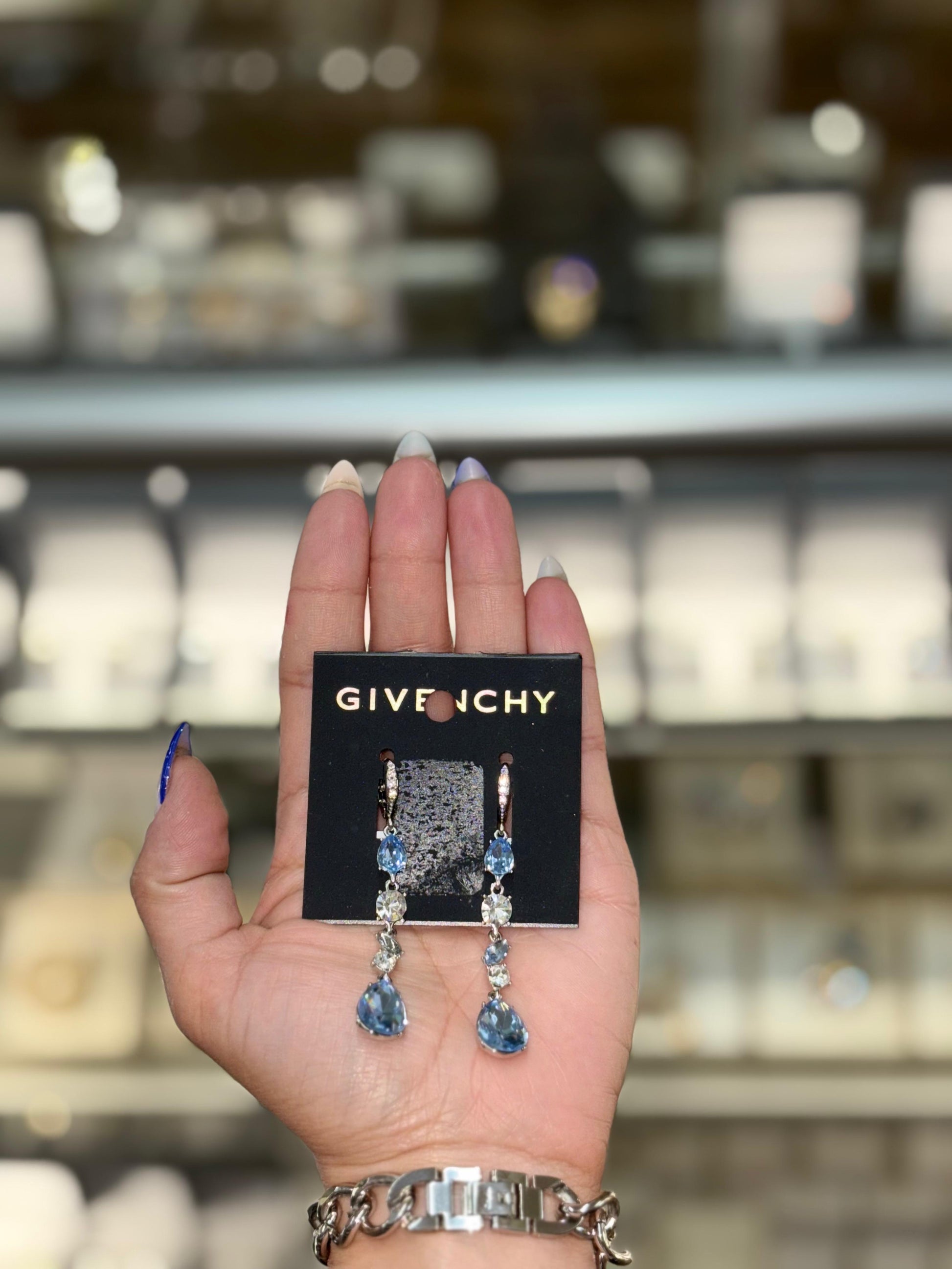 Aretes Gyvenchy
